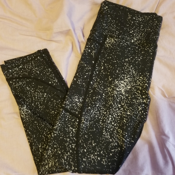 Black Reflective Pocket Light n Tight Hi-Rise 7/8 - Picture 2 of 3